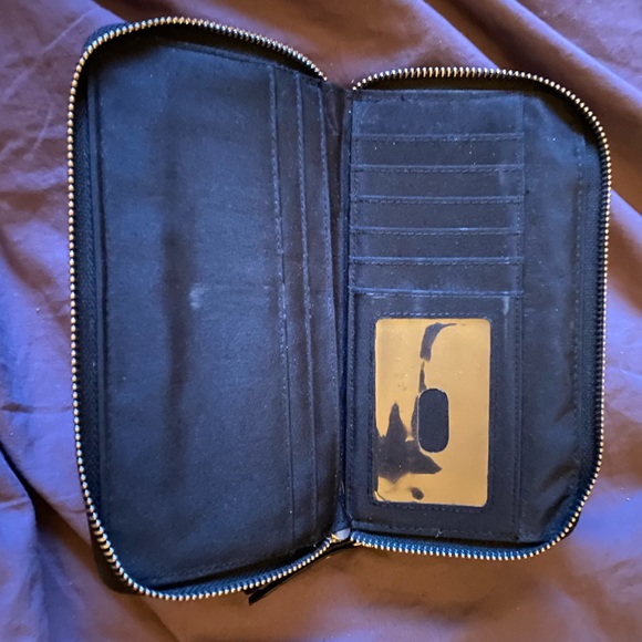 Large capacity, double zipper wallet - Picture 2 of 4